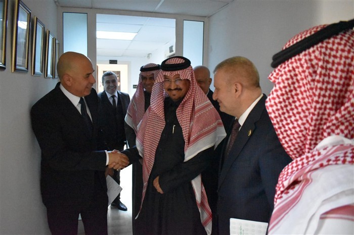 التعريف بالمديرون العامون السابقون
